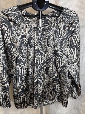 Banana Republic Black and Cream Paisley Pullover Top